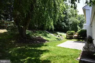 8017 Diving Cliff Ln, Springfield, VA 22153 - Photo 14