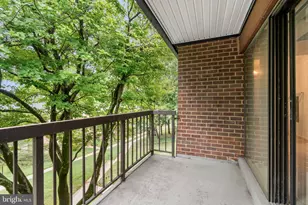 9721 Kings Crown Ct, Fairfax, VA 22031 - Photo 6