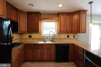5204 Queensberry Avenue, Springfield, VA 22151 - Photo 2