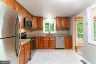 5906 Oak Leather Dr, Burke, VA 22015 - Photo 10