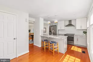 10927 Harpers Square Ct, Reston, VA 20191 - Photo 6
