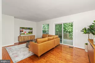 10927 Harpers Square Ct, Reston, VA 20191 - Photo 14