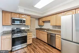 5335 Lake Cove Ct, Alexandria, VA 22315 - Photo 8
