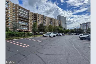 8340 Greensboro Drive #708, McLean, VA 22102 - Photo 2