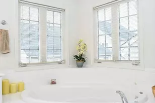 9910 E Hill Dr, Lorton, VA 22079 - Photo 10