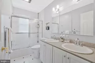 8122 Birnam Wood Dr, McLean, VA 22102 - Photo 14