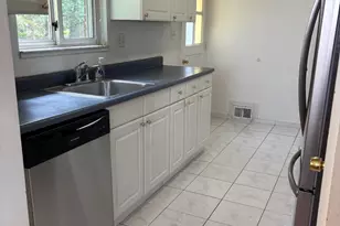 7425 Marc Dr, Falls Church, VA 22042 - Photo 6