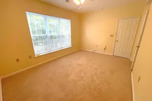 2203 Westcourt Ln, Herndon, VA 20170 - Photo 6