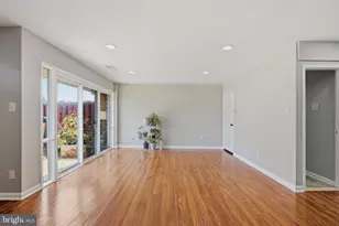 1224 Magnolia Ln, Herndon, VA 20170 - Photo 6