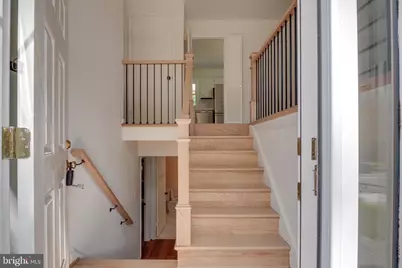 203 Locust Street SW, Vienna, VA 22180 - Photo 2