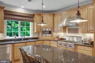 513 John Marshall Dr NE, Vienna, VA 22180 - Photo 2
