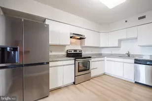 5501 Seminary Rd, Falls Church, VA 22041 - Photo 14