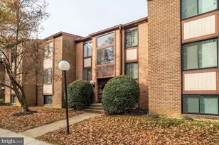 9705 Kings Crown Ct, Fairfax, VA 22031 - Photo 4