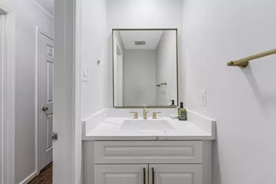 8424 Holly Leaf Drive, McLean, VA 22102 - Photo 12