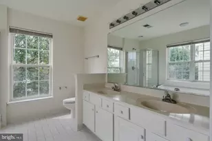 13129 Park Crescent Cir, Herndon, VA 20171 - Photo 32