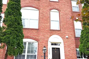 13129 Park Crescent Cir, Herndon, VA 20171 - Photo 2