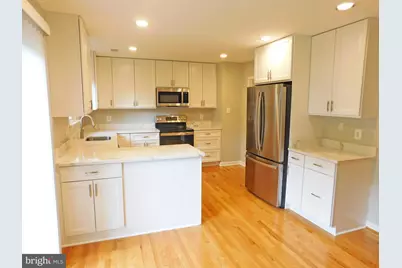 10315 Cherry View Court, Oakton, VA 22124 - Photo 4