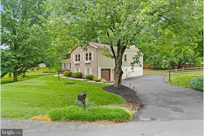 10854 Meadowland Drive, Oakton, VA 22124 - Photo 4