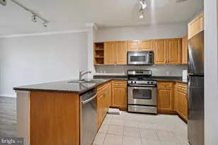 12949 Centre Park Cir, Herndon, VA 20171 - Photo 2