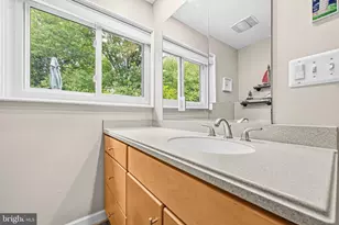 8801 Camden St, Alexandria, VA 22308 - Photo 30