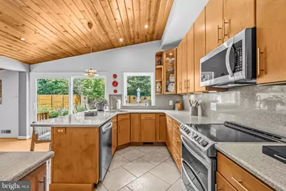 8801 Camden Street, Alexandria, VA 22308 - Photo 18