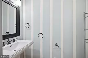 1649 Bennington Hollow Ln, Reston, VA 20194 - Photo 18