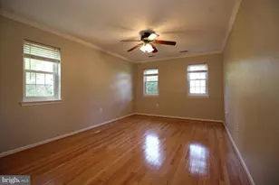 1649 Bennington Hollow Ln, Reston, VA 20194 - Photo 12