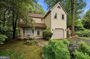 1649 Bennington Hollow Ln, Reston, VA 20194 - Photo 2