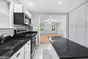 1649 Bennington Hollow Ln, Reston, VA 20194 - Photo 6
