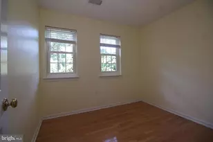 1649 Bennington Hollow Ln, Reston, VA 20194 - Photo 16