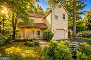 1649 Bennington Hollow Ln, Reston, VA 20194 - Photo 2