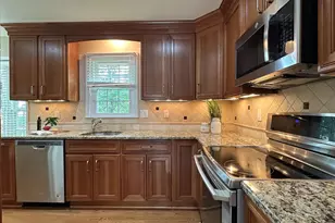 9001 Penn Manor Ct, Springfield, VA 22153 - Photo 12
