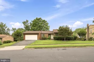 8811 Burbank Rd, Annandale, VA 22003 - Photo 2