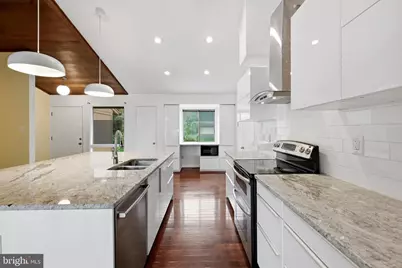 8811 Burbank Road, Annandale, VA 22003 - Photo 12