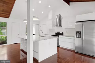 8811 Burbank Rd, Annandale, VA 22003 - Photo 10