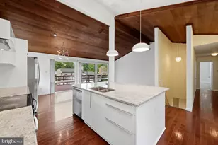 8811 Burbank Rd, Annandale, VA 22003 - Photo 16
