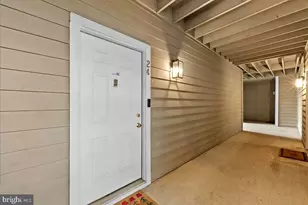 1708 Lake Shore Crest Dr, Reston, VA 20190 - Photo 4
