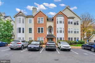 4139 Fountainside Ln, Fairfax, VA 22030 - Photo 1
