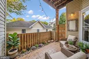 4139 Fountainside Ln, Fairfax, VA 22030 - Photo 2