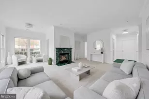 4139 Fountainside Ln, Fairfax, VA 22030 - Photo 4