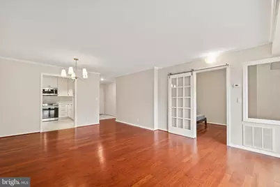 8370 Greensboro Drive #402, McLean, VA 22102 - Photo 10