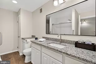 2251 Hunters Run Dr, Reston, VA 20191 - Photo 30