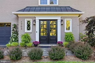 1702 Mason Hill Dr, Alexandria, VA 22307 - Photo 2