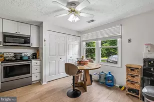8179 Willowdale Ct, Springfield, VA 22153 - Photo 4