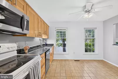 2836 Kelly Square, Vienna, VA 22181 - Photo 10