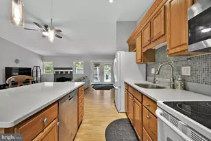 1002 Charlton Pl, Herndon, VA 20170 - Photo 8