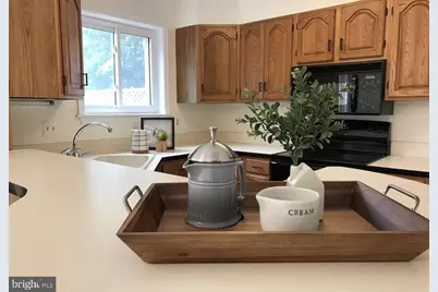 8043 Merry Oaks Court, Vienna, VA 22182 - Photo 8