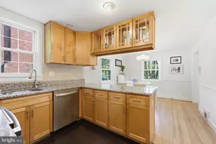 6107 Brook Dr, Falls Church, VA 22044 - Photo 18