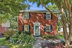 6107 Brook Dr, Falls Church, VA 22044 - Photo 2