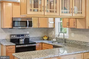 6107 Brook Dr, Falls Church, VA 22044 - Photo 14